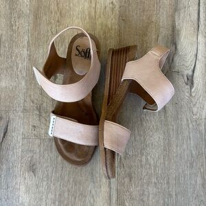 Women's Pink Sandals
